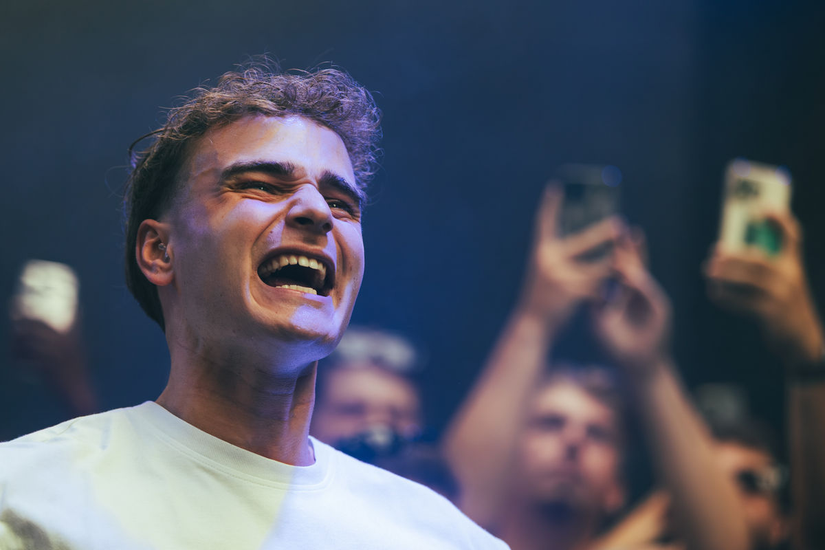 Loading... just a sec